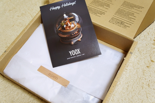 YOOX.COM（ユークス）配送　イタリア　梱包　パッケージ